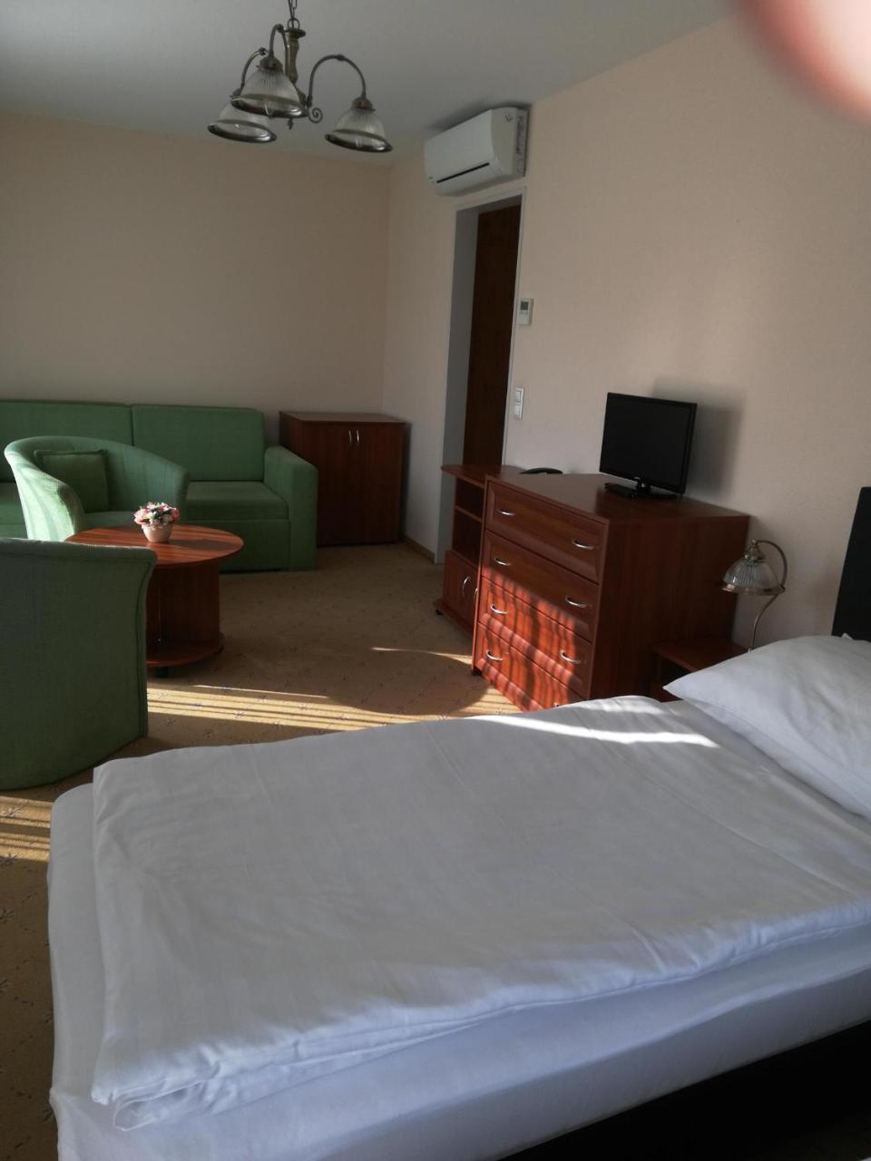 Otp Hotel Budapest Exterior photo